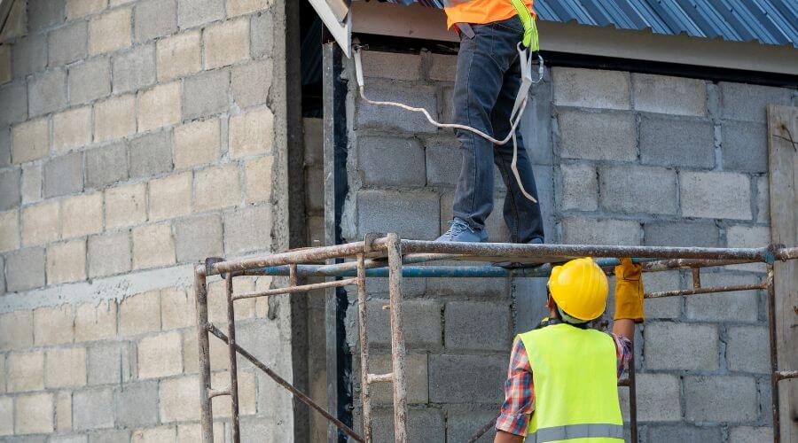 Professional gutter cleaning in Carnation, WA